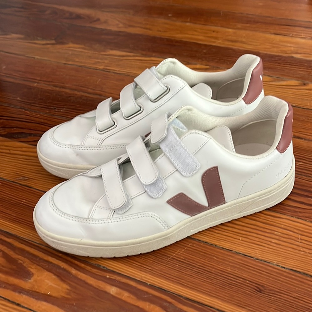 Veja Recife Leather Sneakers